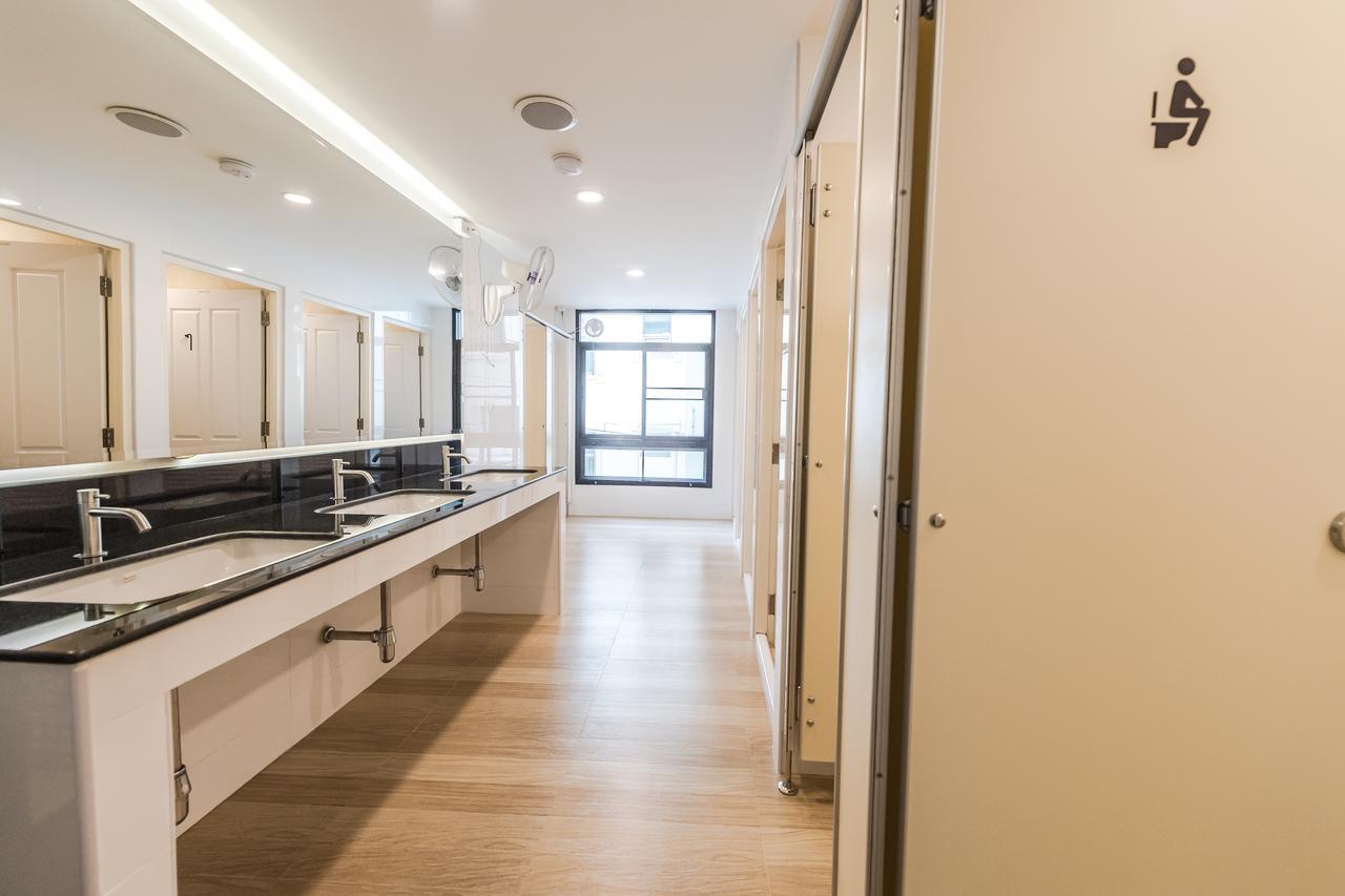 Naratel Hostel Bangkok Eksteriør billede